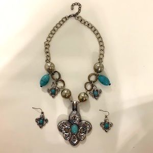 Fashion Jewelry - Nevklace & Matching Earrings